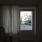 فندق Whisper Cave House 3*
