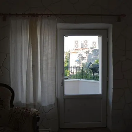 Hotell Whisper Cave House 3*
