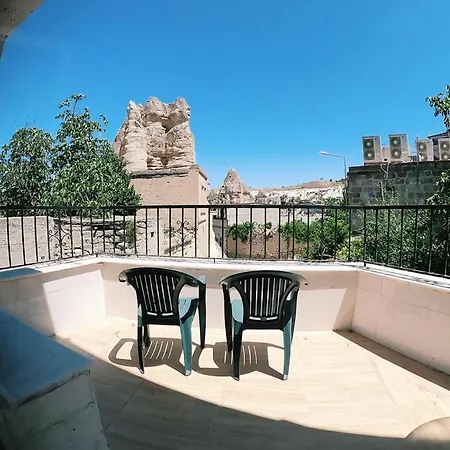 Hotell Whisper Cave House 3*