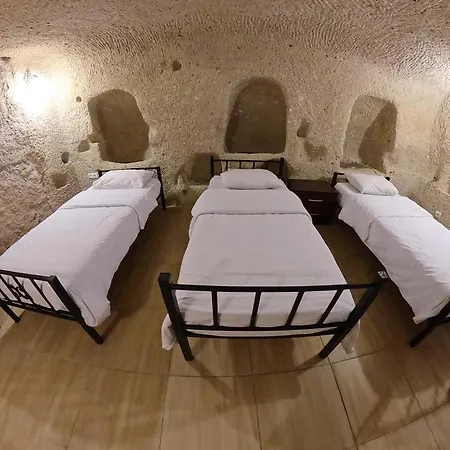 Whisper Cave House Hotell