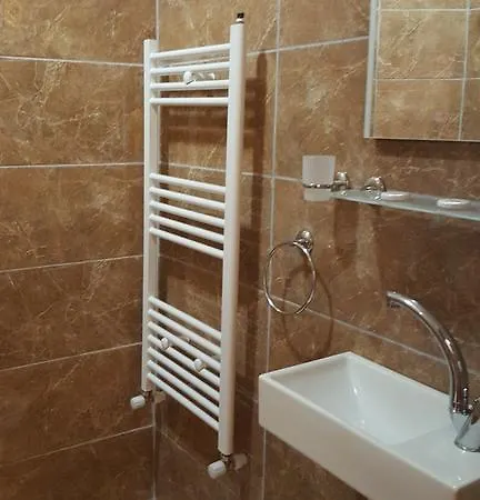 Hotell Whisper Cave House 3*