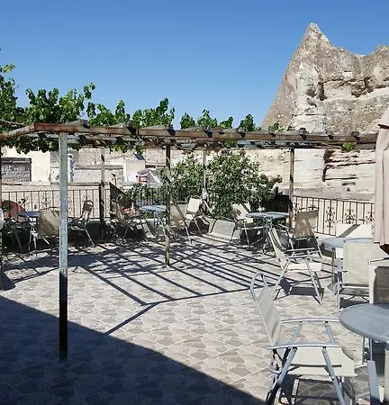 Whisper Cave House Hotell 3*