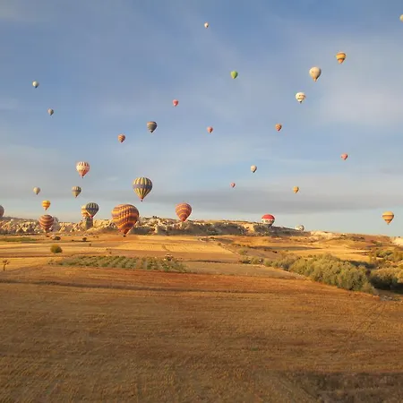 Hotell Whisper Cave House 3*