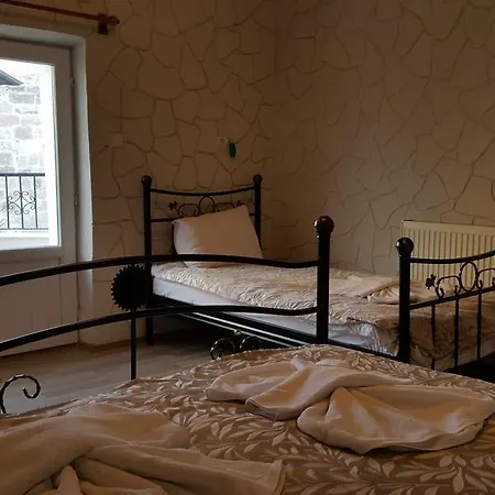 Hotell Whisper Cave House 3*