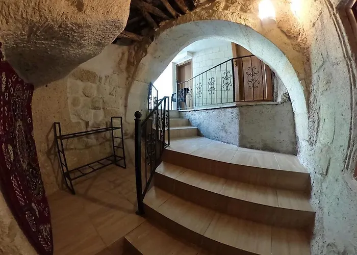 Whisper Cave House 3*