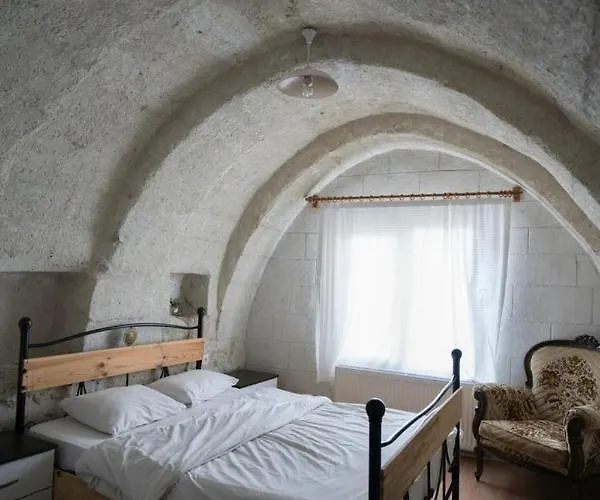 Whisper Cave House Hotel 3*