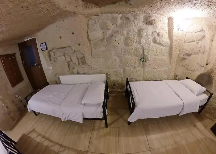Whisper Cave House Hotell 3*