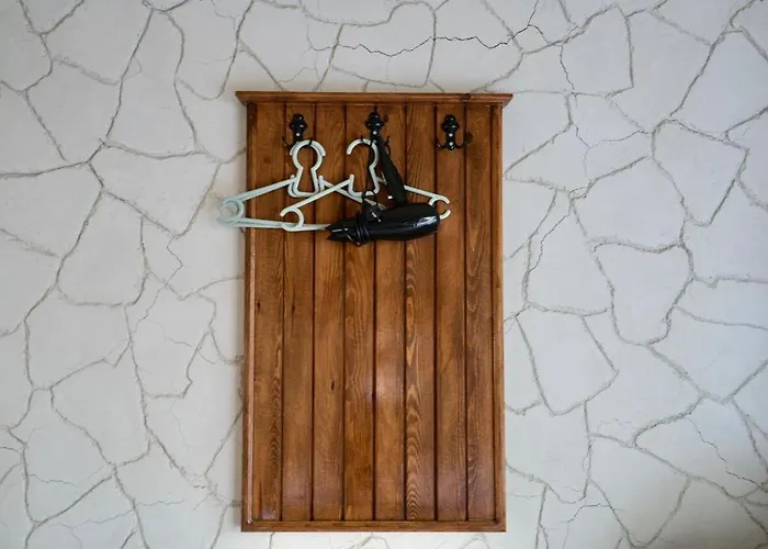 Whisper Cave House Hotell