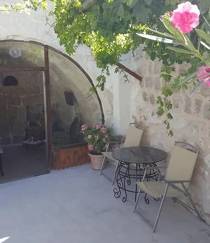 Whisper Cave House Hotel