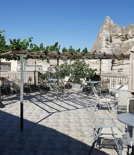 Whisper Cave House Hotell 3*