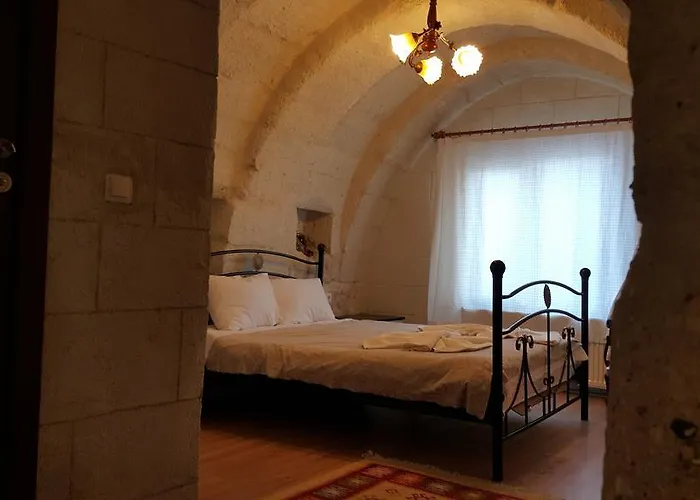 Whisper Cave House 3*